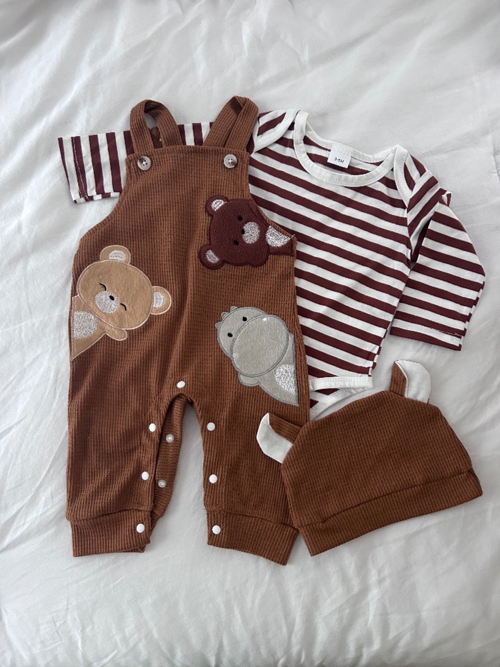 New Never Worn 3 piece bear overall set 3-6 months